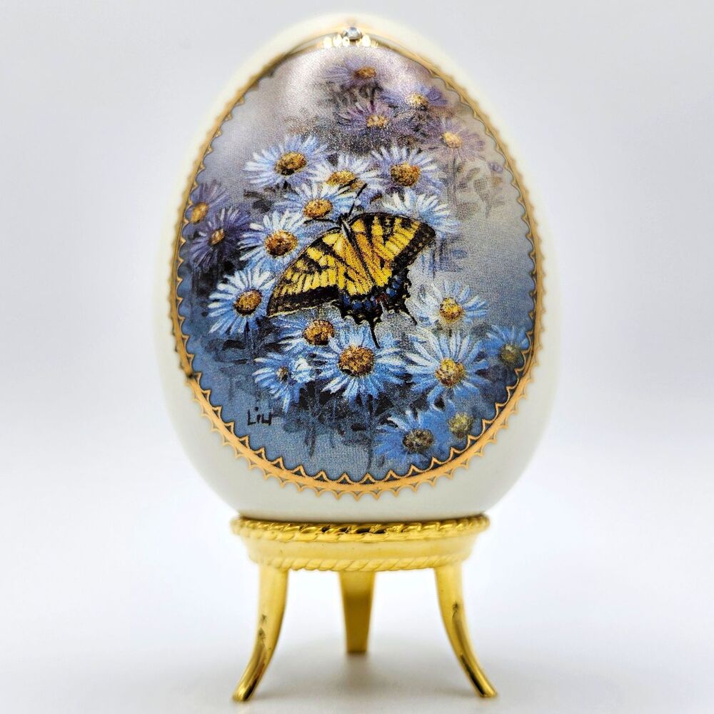 Danbury Mint Butterfly Garden Lena Liu Porcelain Egg Aster & Tiger Swallowtail